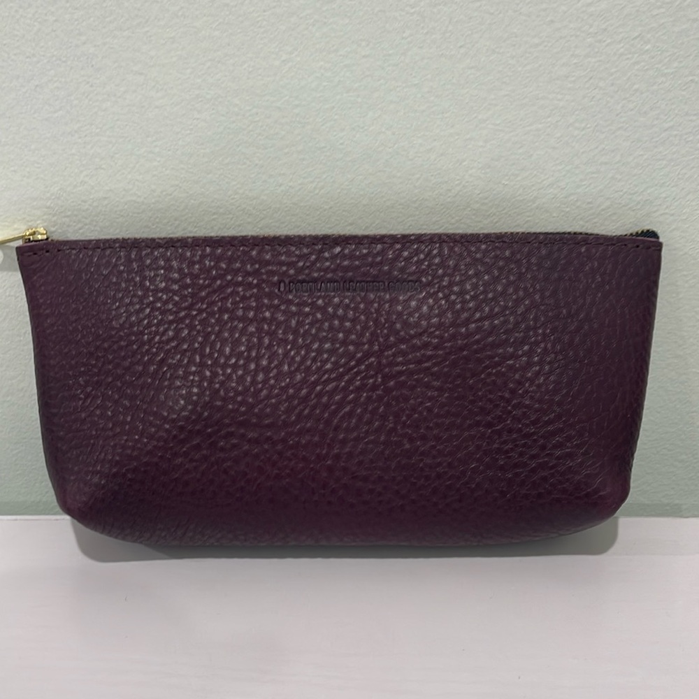 Leather accessories bag